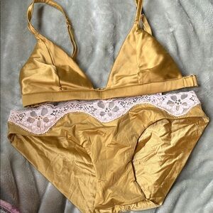 Victoria's Secret Gold and White Lace Bra Set